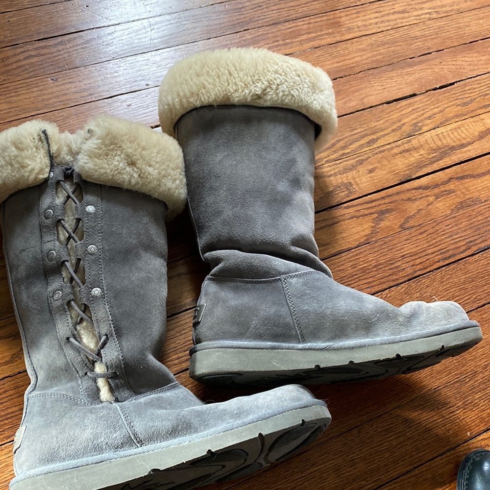 Ugg grey suede shearling lined lace up boots. Size 8. Great condition